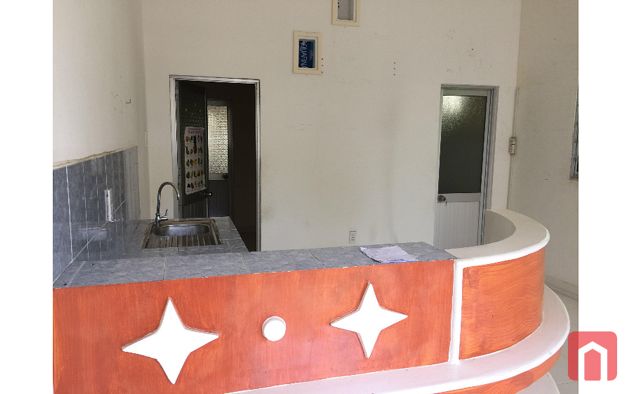 Bán gấp nhà có thổ cư, sân vườn, có 3 phòng trọ, rất gần chợ, đường xe hơi – 850 Triệu VNĐ