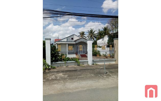 Bán Nhà Đất 3,000m2 Biệt Thự 300m2 Mặt Tiền 20m – 6 Tỷ VNĐ