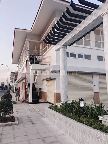 Mặt tiền khu thương mại thuận kiện kinh doanh buôn bán