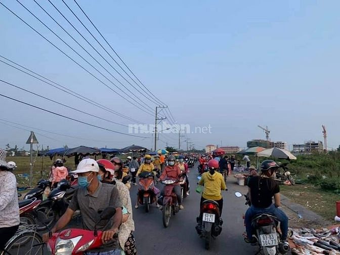 Cần bán gấp đất liền kề kcn Tân Hương Tiền Giang.CHỉ 600tr/nền. Chiết
